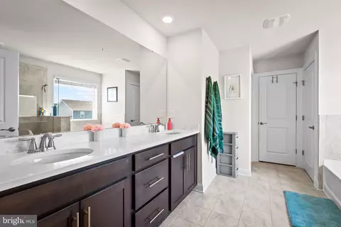 Bath - 2821 Broad Wing Dr, Odenton, MD 21113 photo 2 of 6