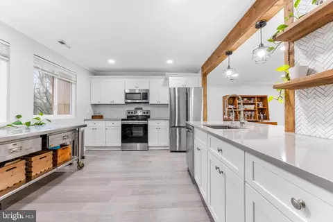 Kitchen - 1116 Commanders Way S, Annapolis, MD 21409 photo 2 of 8