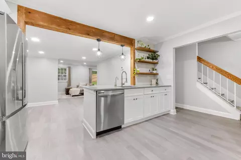 Kitchen - 1116 Commanders Way S, Annapolis, MD 21409 photo 5 of 8
