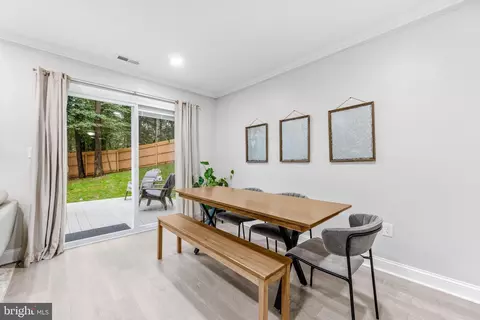 Dining - 1116 Commanders Way S, Annapolis, MD 21409 photo 1 of 4