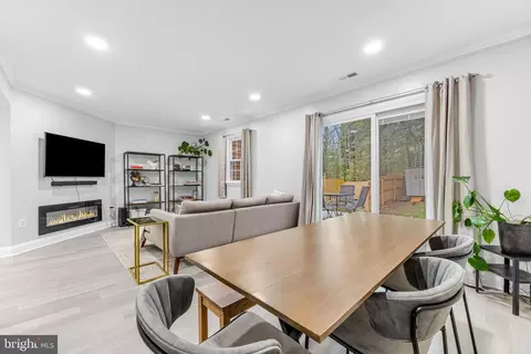Dining - 1116 Commanders Way S, Annapolis, MD 21409 photo 3 of 4