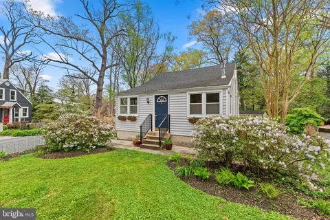 378 Lake Rd, Crownsville, MD 21032
