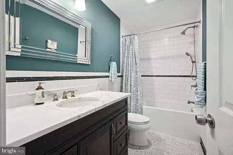 Bath - 770 Windgate Dr, Annapolis, MD 21409 photo 2 of 3