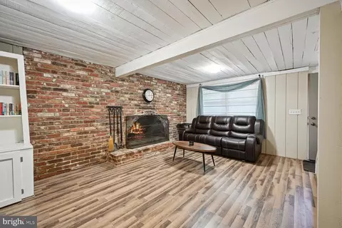 Living - 770 Windgate Dr, Annapolis, MD 21409 photo 5 of 6