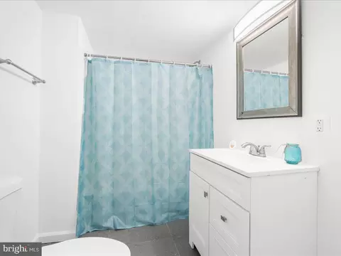 Bath - 7772 Outing Ave, Pasadena, MD 21122 photo 1 of 6