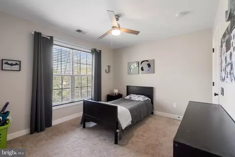 Bedroom - 141 North Dr, Pasadena, MD 21122 photo 10 of 18