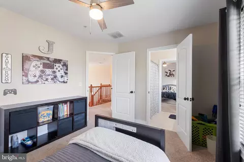 Bedroom - 141 North Dr, Pasadena, MD 21122 photo 11 of 18