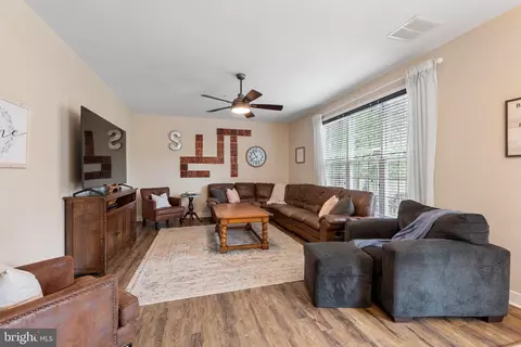 Living - 141 North Dr, Pasadena, MD 21122 photo 1 of 3