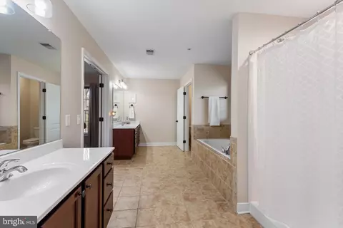 Bath - 141 North Dr, Pasadena, MD 21122 photo 4 of 8