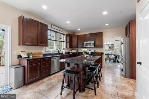 Kitchen - 141 North Dr, Pasadena, MD 21122 photo 3 of 3