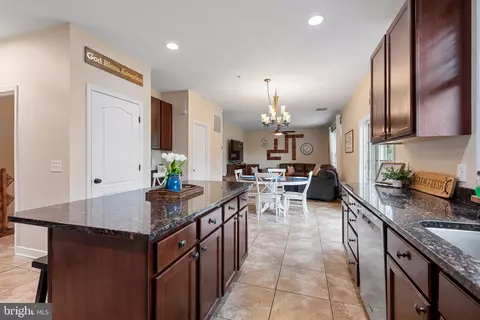 Kitchen - 141 North Dr, Pasadena, MD 21122 photo 2 of 3