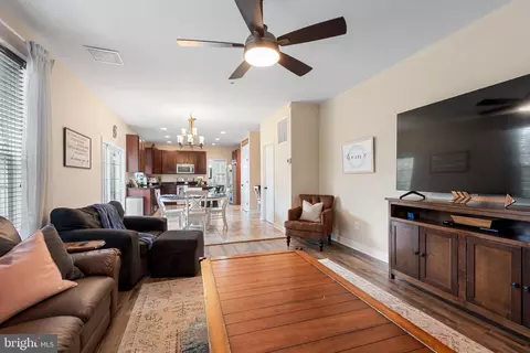Living - 141 North Dr, Pasadena, MD 21122 photo 2 of 3