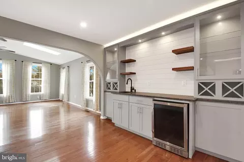 Living - 3033 Pike Dr, Riva, MD 21140 photo 3 of 6