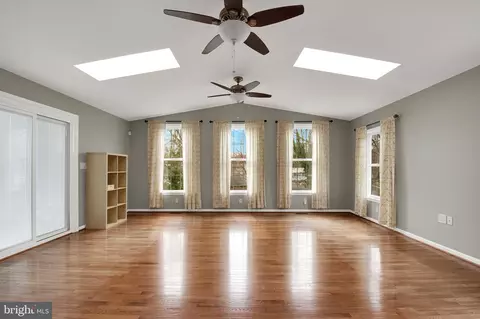 Living - 3033 Pike Dr, Riva, MD 21140 photo 5 of 6