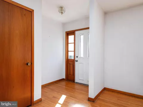 Entry Way - 1862 Potomac Rd, Pasadena, MD 21122 photo 1 of 2