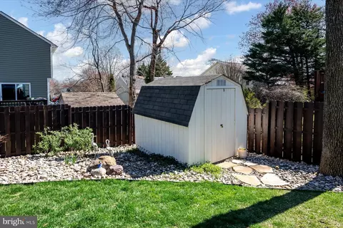 Exterior - 3651 6th Ave, Edgewater, MD 21037 photo 4 of 6