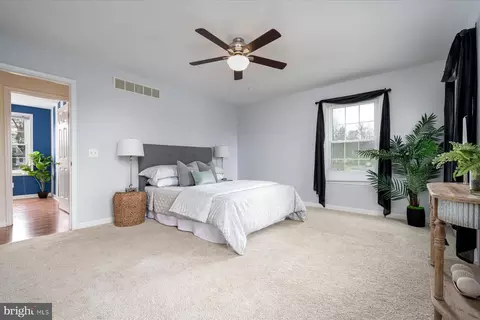 Bedroom - 3651 6th Ave, Edgewater, MD 21037 photo 2 of 5