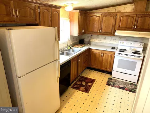 483 Keith Rd, Lothian, MD 20711 photo 4