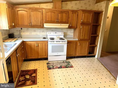 483 Keith Rd, Lothian, MD 20711 photo 5