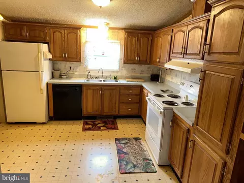 483 Keith Rd, Lothian, MD 20711 photo 2