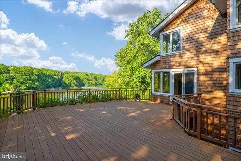 Exterior - 823 Coachway, Annapolis, MD 21401 photo 16 of 22