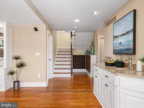 Entry Way - 823 Coachway, Annapolis, MD 21401 photo 3 of 3