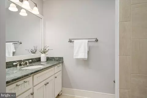 Bath - 823 Coachway, Annapolis, MD 21401 photo 3 of 5