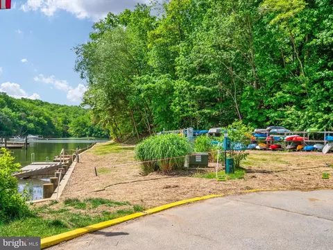 Exterior - 823 Coachway, Annapolis, MD 21401 photo 14 of 22