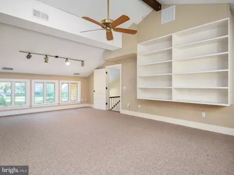 Living - 823 Coachway, Annapolis, MD 21401 photo 8 of 11