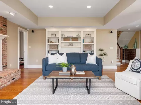 Living - 823 Coachway, Annapolis, MD 21401 photo 11 of 11