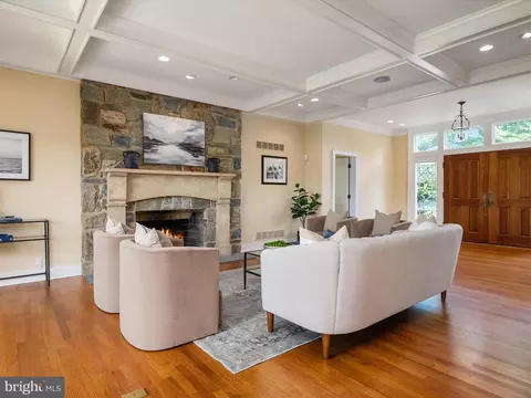 Living - 823 Coachway, Annapolis, MD 21401 photo 1 of 11