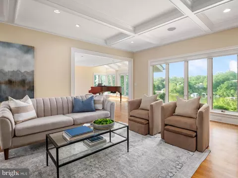 Living - 823 Coachway, Annapolis, MD 21401 photo 2 of 11