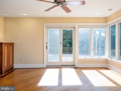 Living - 823 Coachway, Annapolis, MD 21401 photo 5 of 11