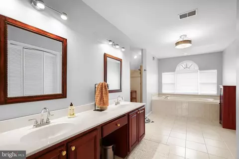Bath - 2103 Jolie Pl, Crofton, MD 21114 photo 4 of 7