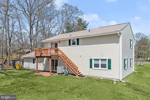 Exterior - 554 Cardinal Dr, Pasadena, MD 21122 photo 11 of 17