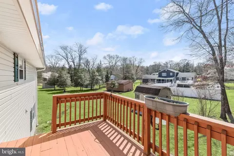 Exterior - 554 Cardinal Dr, Pasadena, MD 21122 photo 8 of 17