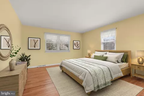 Bedroom - 554 Cardinal Dr, Pasadena, MD 21122 photo 4 of 4