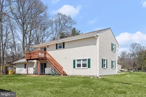 Exterior - 554 Cardinal Dr, Pasadena, MD 21122 photo 10 of 17