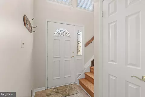 Entry Way - 554 Cardinal Dr, Pasadena, MD 21122 photo 1 of 3