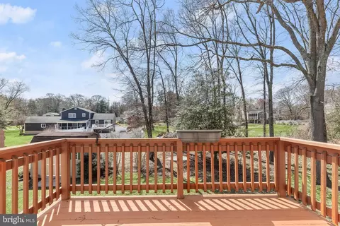 Exterior - 554 Cardinal Dr, Pasadena, MD 21122 photo 7 of 17