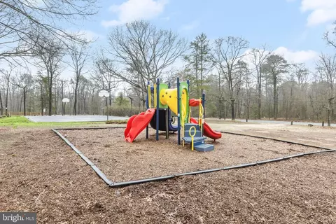 View/Area - 554 Cardinal Dr, Pasadena, MD 21122 photo 1 of 13