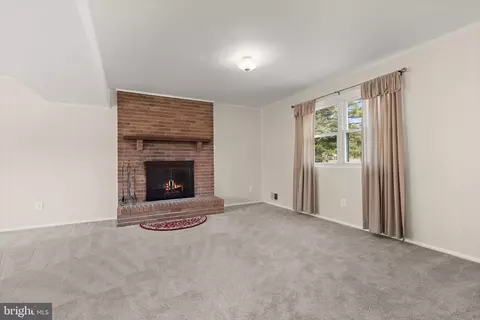 Living - 554 Cardinal Dr, Pasadena, MD 21122 photo 5 of 10