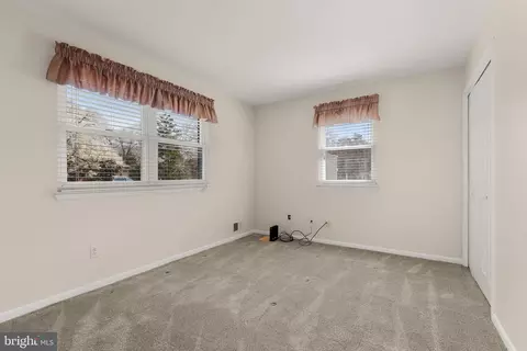 Bedroom - 554 Cardinal Dr, Pasadena, MD 21122 photo 3 of 4