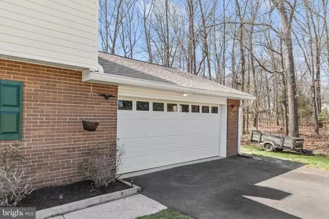 Exterior - 554 Cardinal Dr, Pasadena, MD 21122 photo 4 of 17