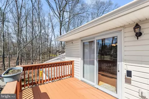 Exterior - 554 Cardinal Dr, Pasadena, MD 21122 photo 5 of 17
