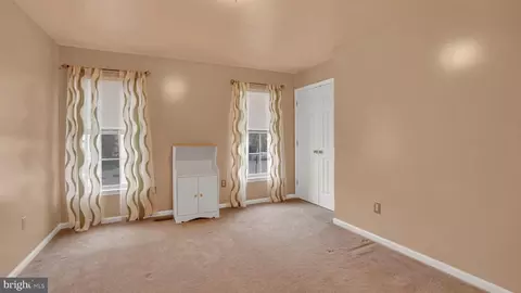 Living - Undisclosed, Crofton, MD 21114 photo 6 of 9