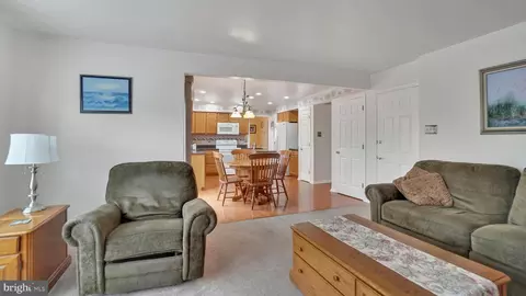 Living - Undisclosed, Crofton, MD 21114 photo 3 of 9