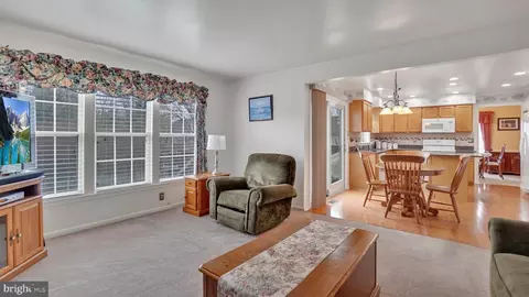 Living - Undisclosed, Crofton, MD 21114 photo 2 of 9