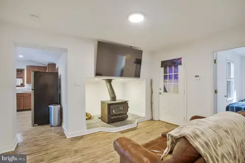 Living - 4924 Kellam Rd, Shady Side, MD 20764 photo 2 of 3