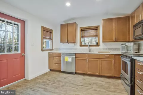 Kitchen - 4924 Kellam Rd, Shady Side, MD 20764 photo 4 of 7